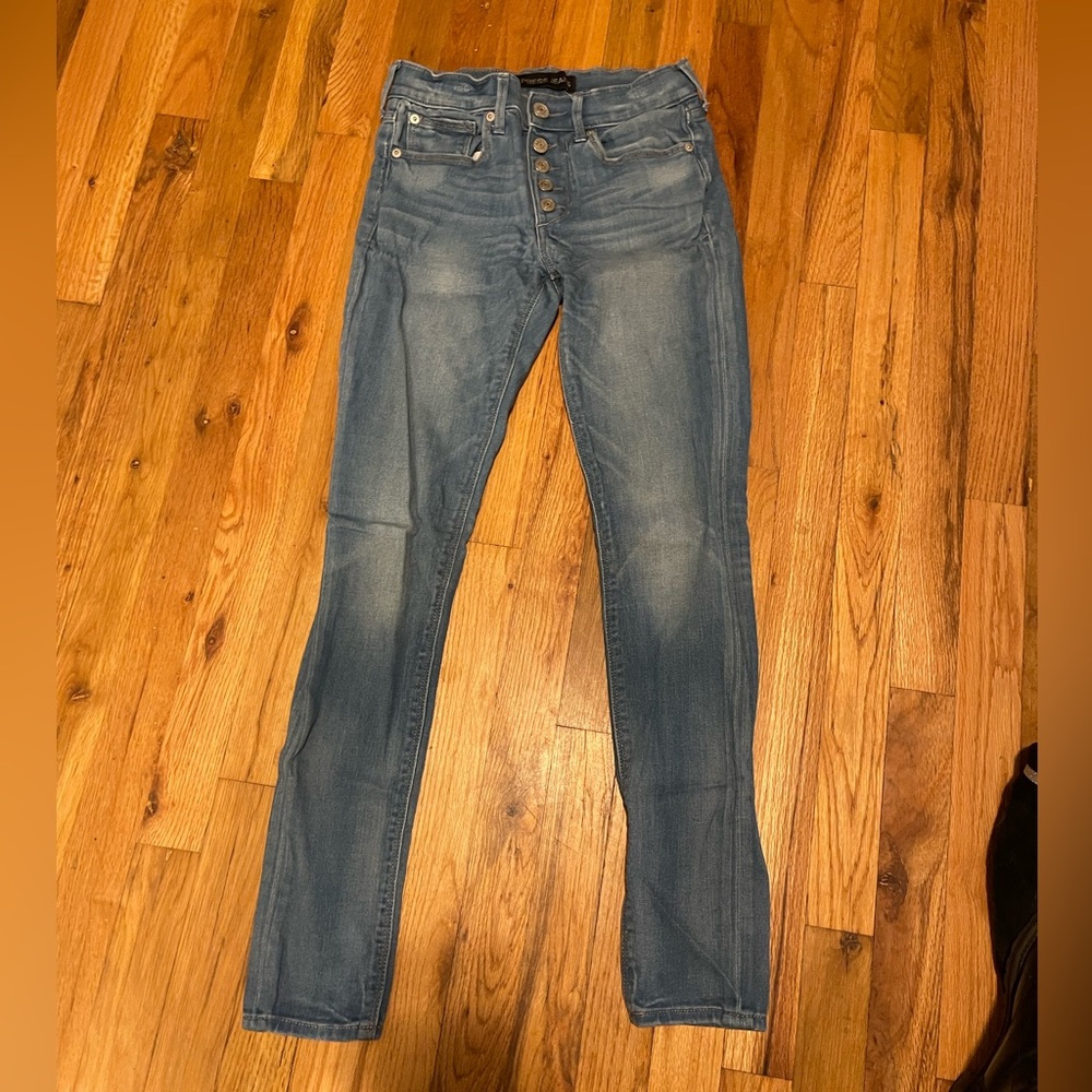 Express Jeans- Leggings Mid Rise light blue jeans button up, 0R